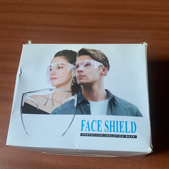 Protective Isolation Mask - Picture 2 of 8